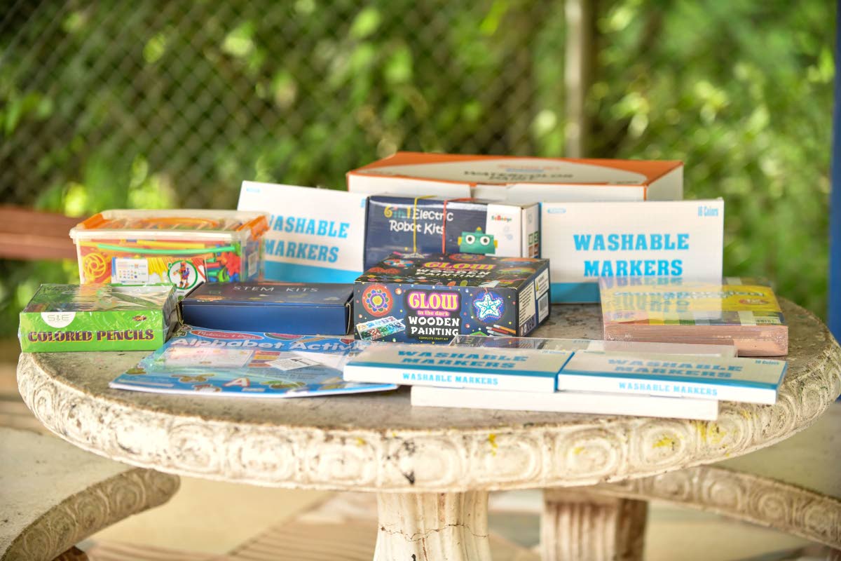 Robbins’ project, ‘Spark Your Art’, began at age 12 when she swapped birthday gifts for an Amazon wish list of art supplies, sending a barrel of brushes, paints, and sketch pads to children in Jamaica.