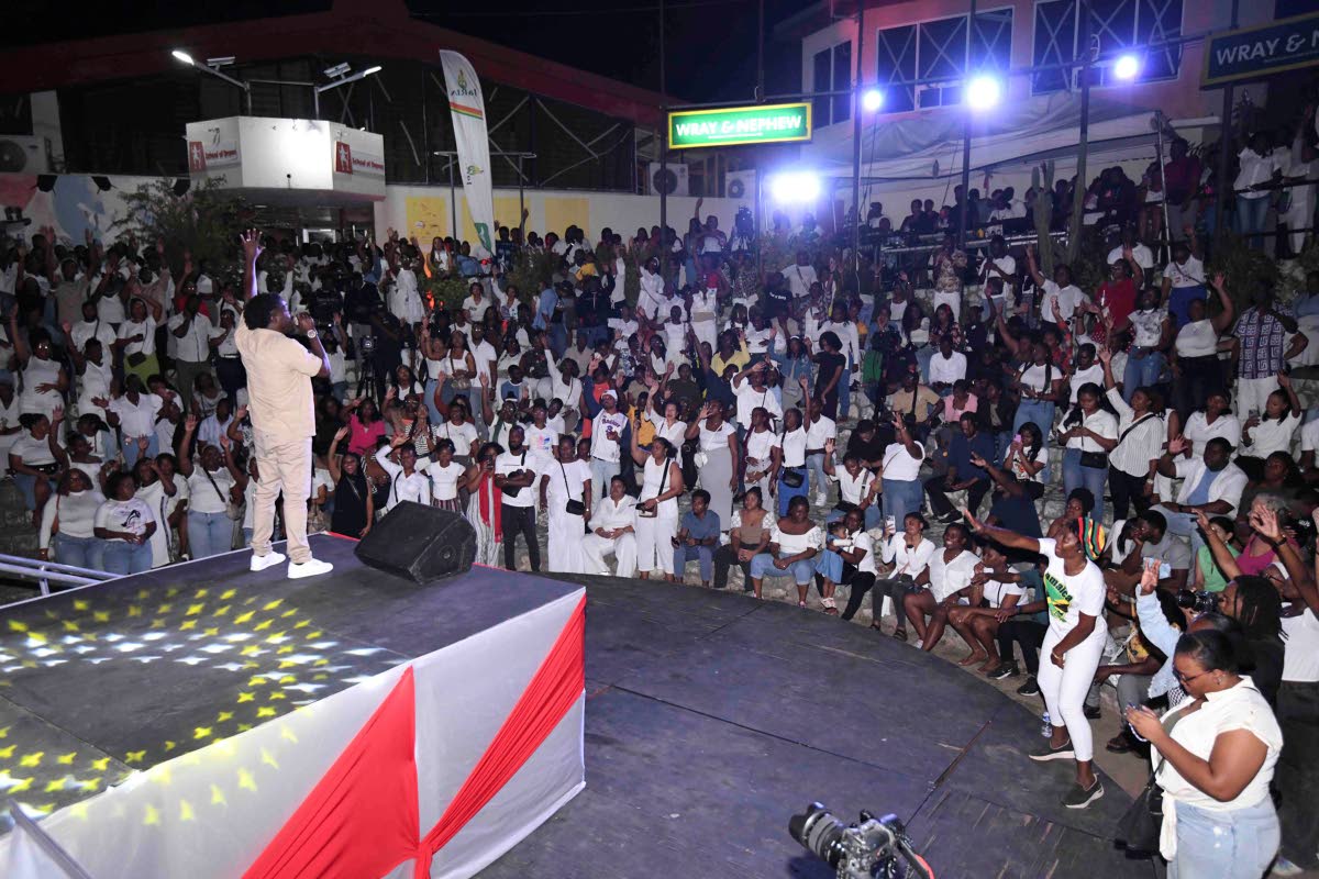 
Rian Davis giving praise at JaRIA Reggae Wednesday’s Resilient Praise at the Edna Manley College of the Visual and Performing Arts in Kingston. 