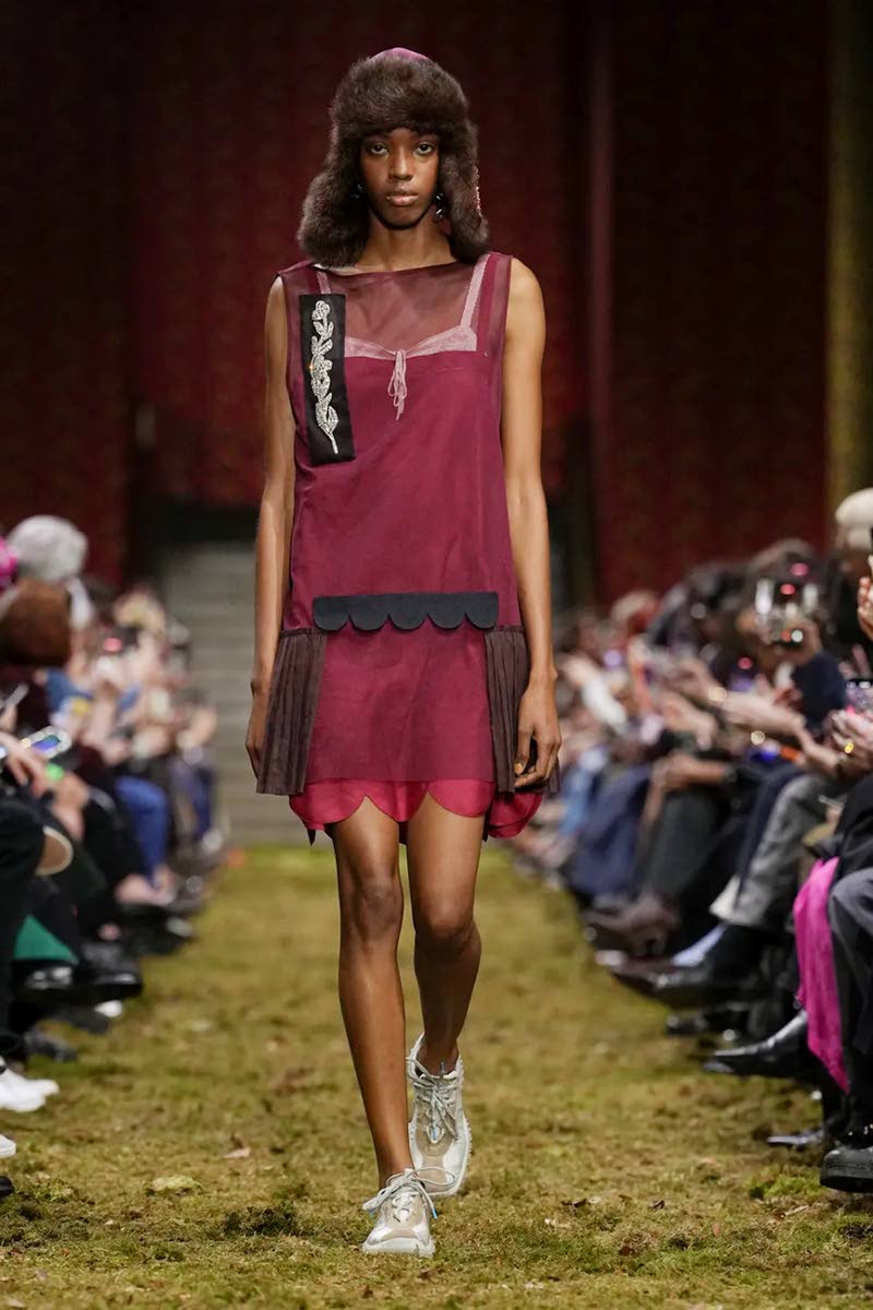 Having co-starred in the Prelude 2025 global advertising campaign for Miu Miu, SAINT sar Jessie Craig made her fourth runway appearance for the Italian luxury fashion house’s fall 2026 collection on the closing day of Paris Fashion Week on Tuesday.