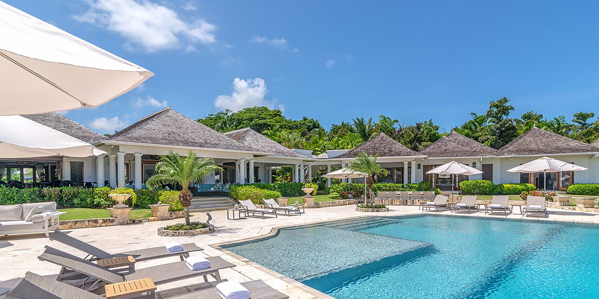 A residence offering joy and relaxation in a luxurious, spectacular setting. 											           