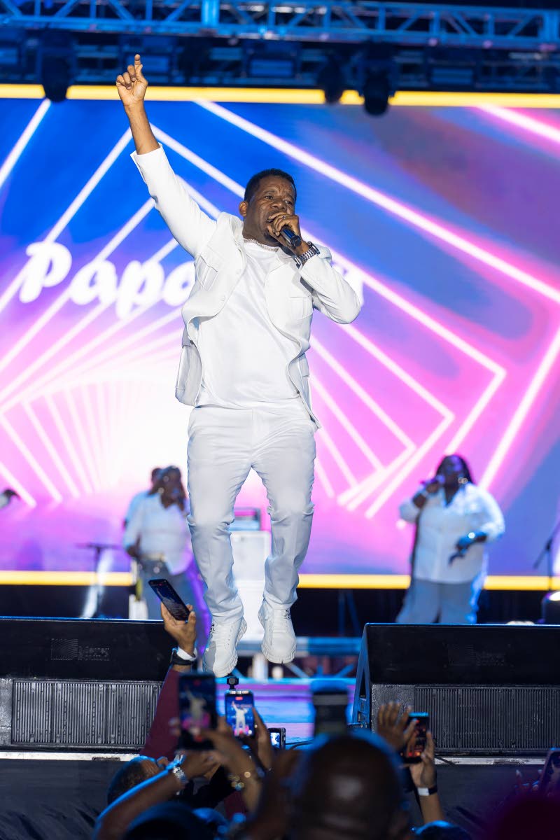 Papa San delivers a vibrant, high-energy performance that had patrons dancing and celebrating throughout his set.
