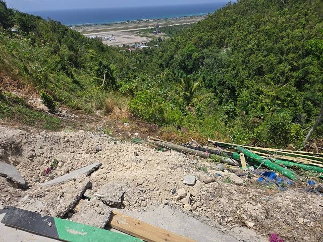 The precipice over which the swing was constructed. 