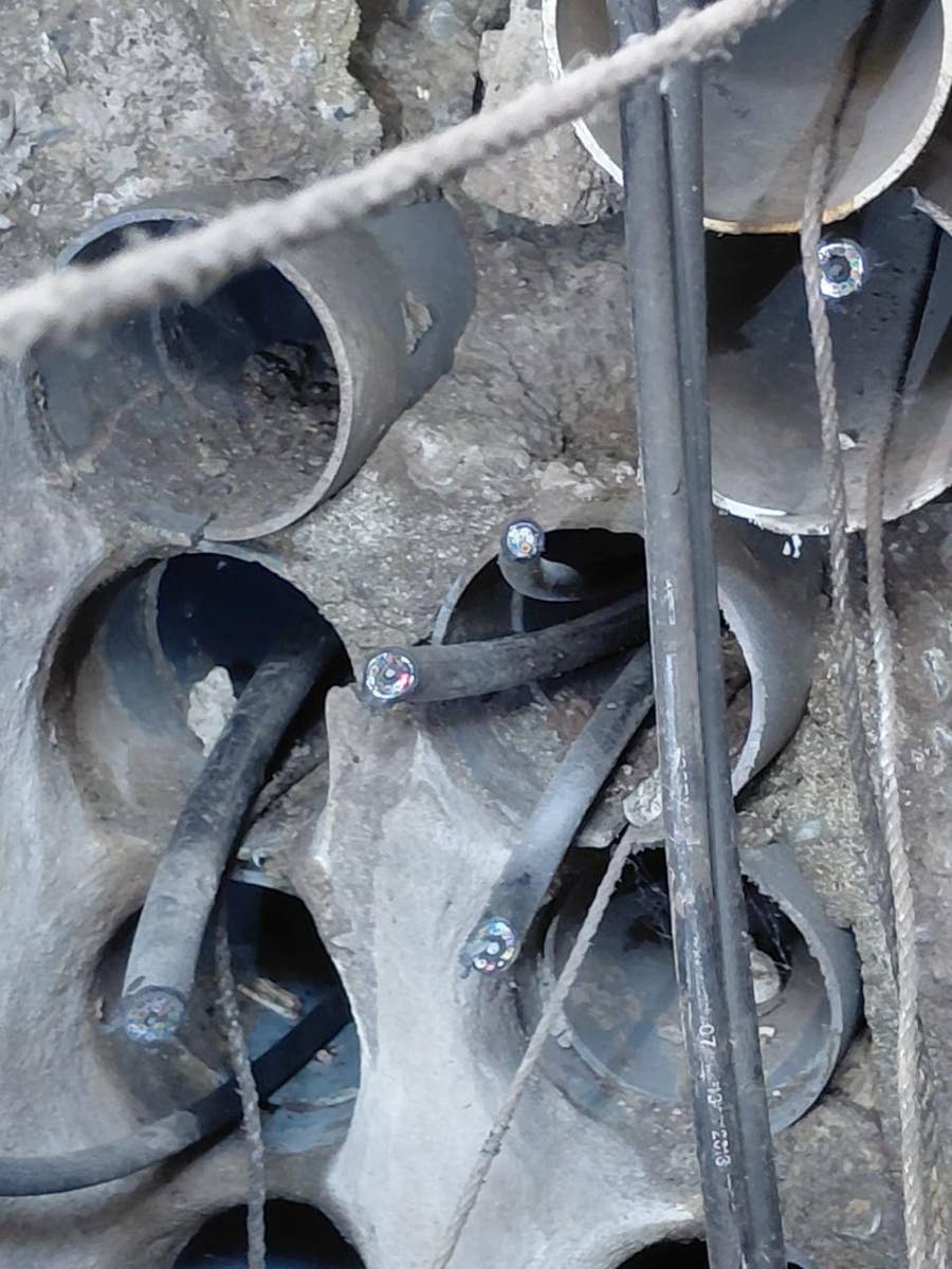 A damaged Flow cable.