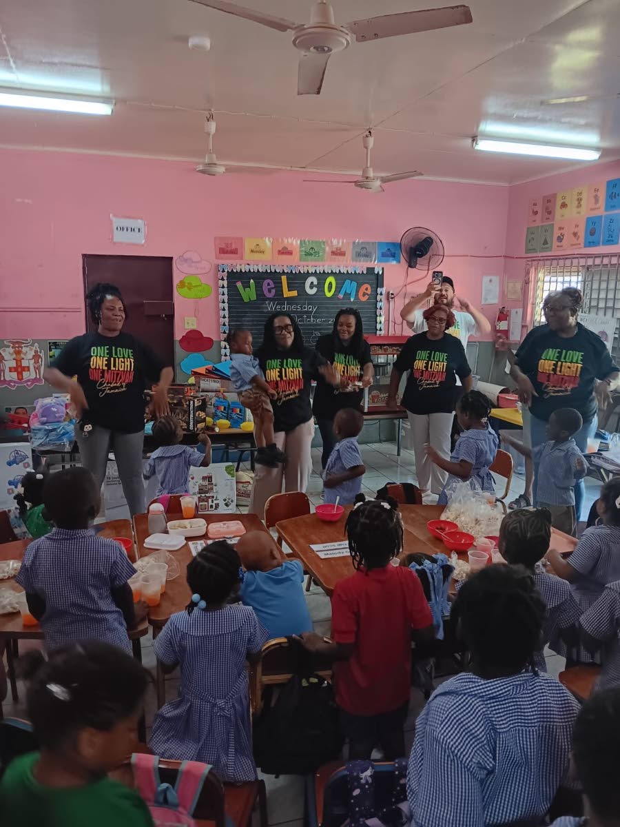 Chabad of Jamaica’s social workers share with children as part of our ongoing mental health and hurricane relief programme of helping children recover from the trauma of Hurricane Melissa.