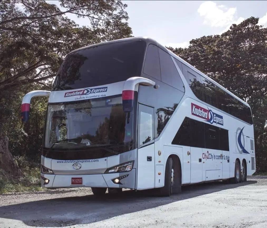 A bus owned and operated by Knutsford Express Ltd.