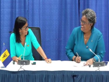 Venezuelan acting President Delcy Rodriquez (left) meeting with Barbados Prime Minister Mia Mottley on Monday (CMC Photo)