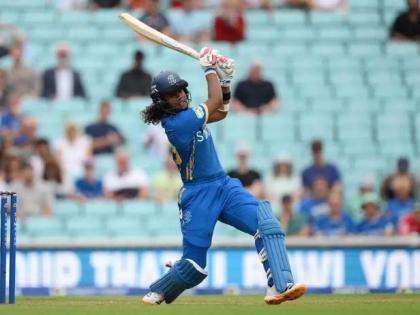 Hayley Matthews on the go during her knock of 33 in the Women’s Hundred.