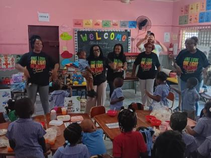 Chabad of Jamaica’s social workers share with children as part of our ongoing mental health and hurricane relief programme of helping children recover from the trauma of Hurricane Melissa.