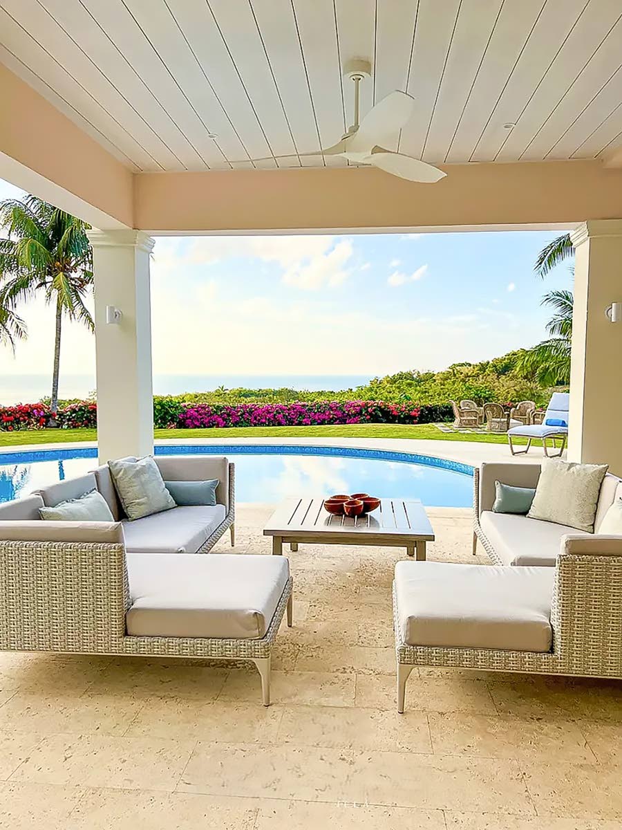 Come, unwind on the pool terrace with its seafront views.