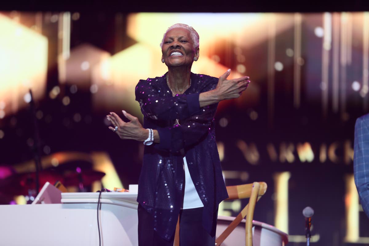 left: Dionne Warwick gave the Jamaican audience a symbolic big hug following her performance at Coveside Concerts’ Timeless in March 2025 at Plantation Cove, St Ann. 