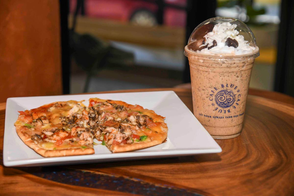 Brunch on this sweet chilli chicken flat bread with an accompanying cookies and cream frappé.