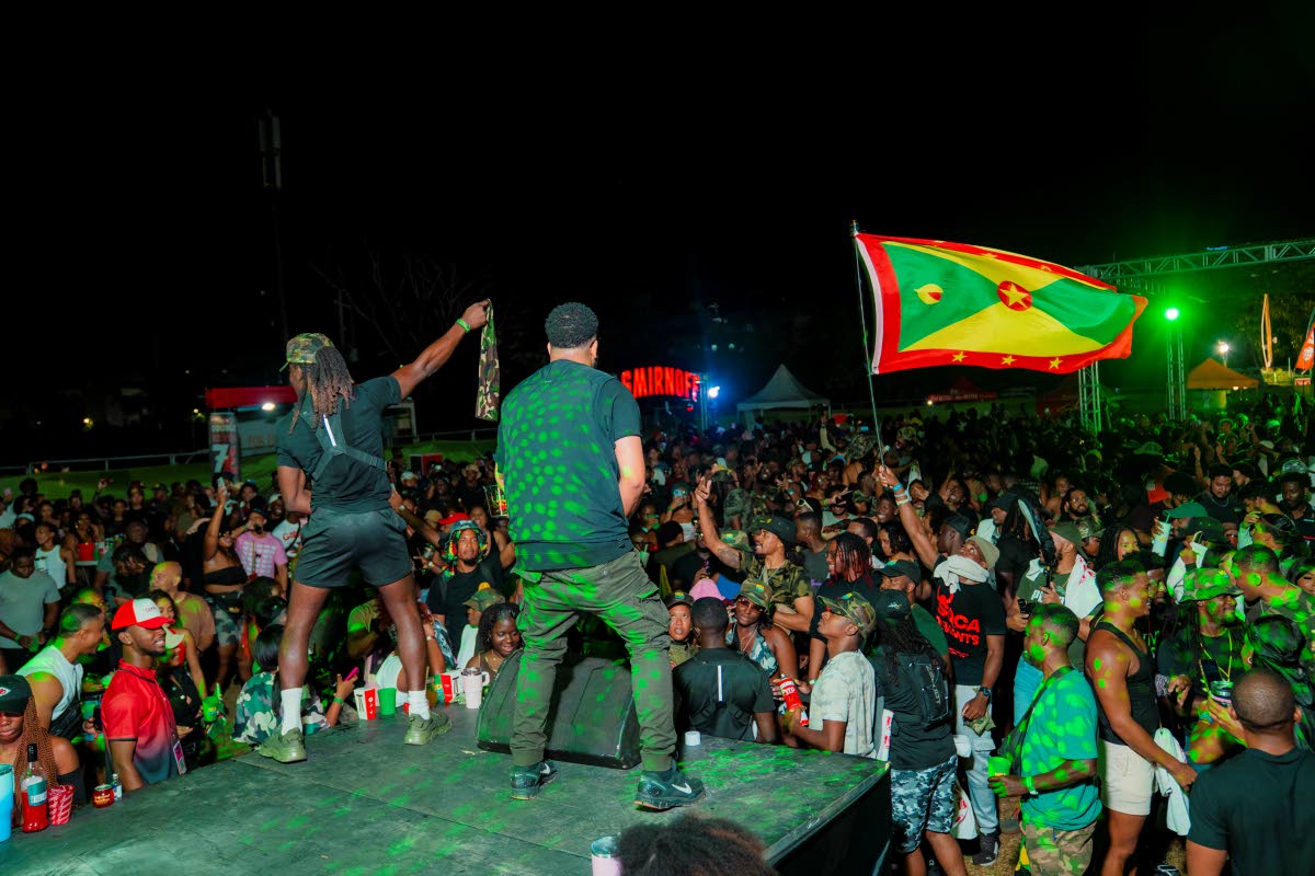 Deejay Zess and Trinidadian MC Aaron Fingal keeping the Soca Camp crowd hyped at Friday night’s staging.