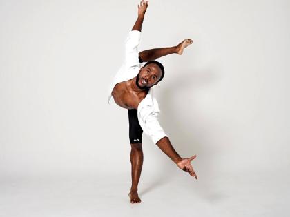 Royane Green, who began taking dance classes at the age of 16, is a professional dancer and a proud modern contemporary dance fitness instructor. 